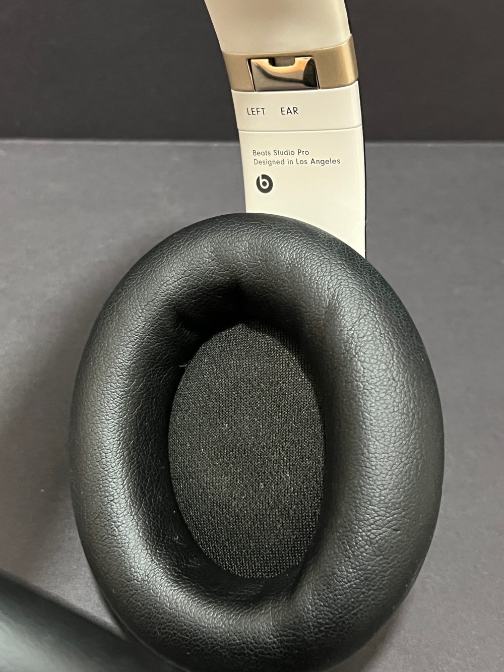 Beats Studio Pro Headphones black gold - Picture 7 of 13